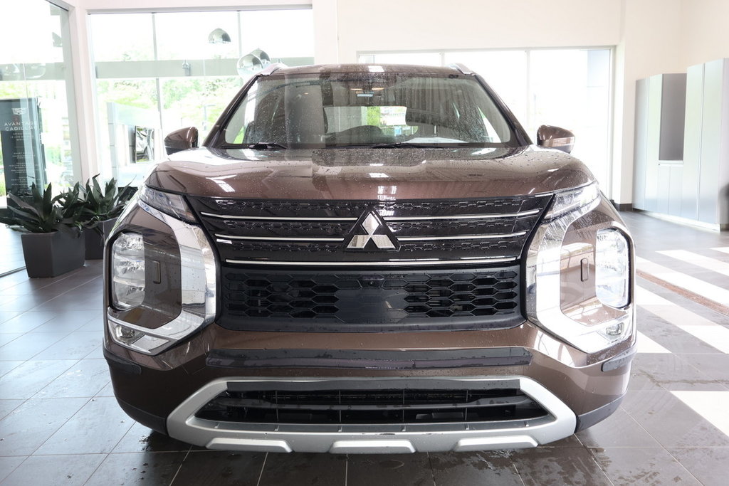Mitsubishi OUTLANDER PHEV SEL CERTIFIÉ INSPECTÉ 2023 à Montréal, Québec - 9 - w1024h768px