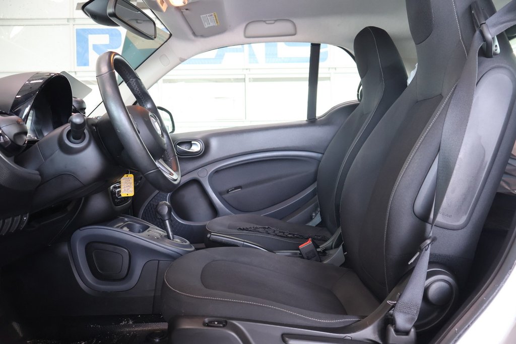 smart fortwo electric drive  2018 à Montréal, Québec - 2 - w1024h768px