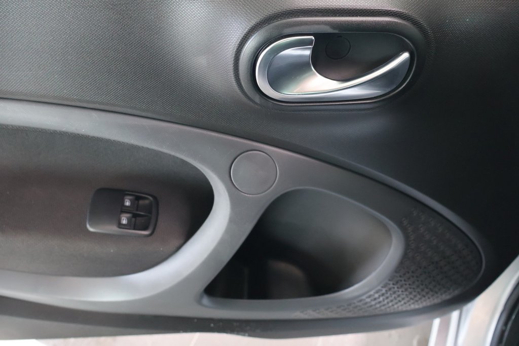 smart fortwo electric drive  2018 à Montréal, Québec - 18 - w1024h768px