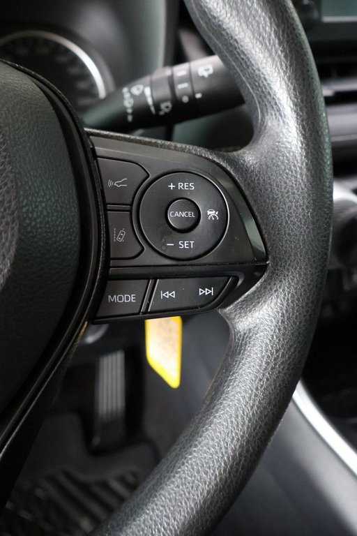 2019 Toyota RAV4 in Montreal, Quebec - 13 - w1024h768px