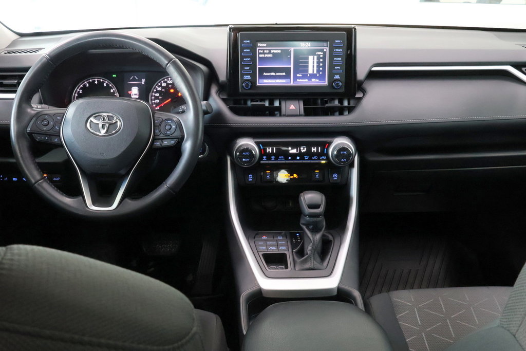 Toyota RAV4  2021 à Montréal, Québec - 3 - w1024h768px