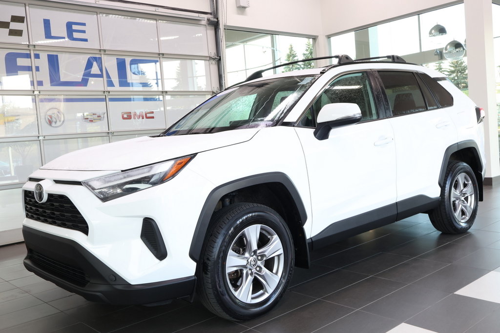 Toyota RAV4  2022 à Montréal, Québec - 1 - w1024h768px