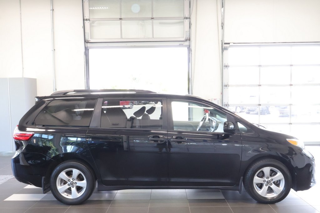 2018 Toyota Sienna in Montreal, Quebec - 23 - w1024h768px