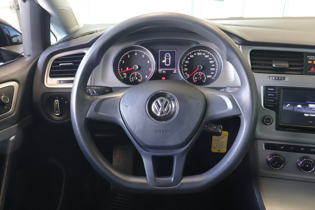 2017 Volkswagen Golf in Montreal, Quebec - 10 - w1024h768px