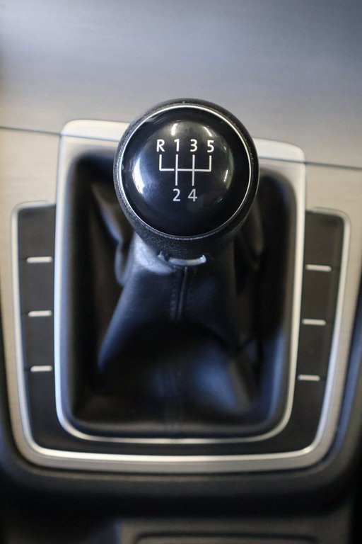 2017 Volkswagen Golf in Montreal, Quebec - 14 - w1024h768px