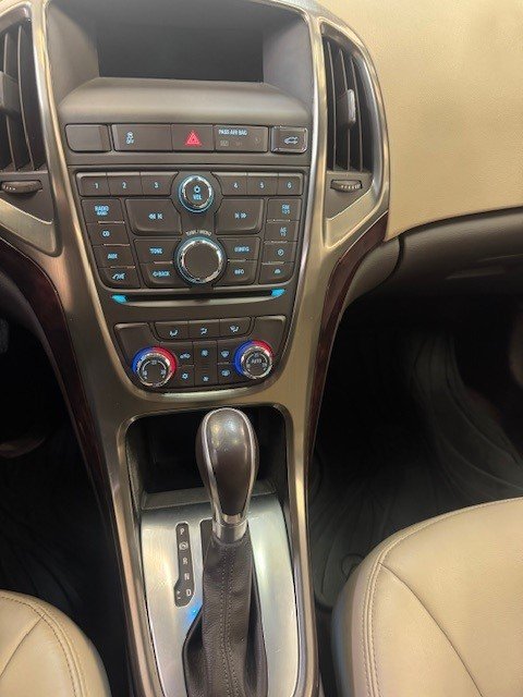 Buick Verano Base 2017 à L'Étang-du-Nord, Québec - 8 - w1024h768px