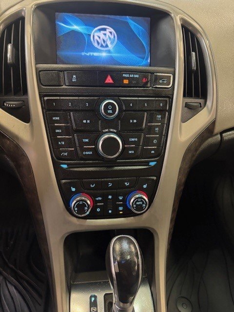 Buick Verano Convenience 1 2017 à L'Étang-du-Nord, Québec - 8 - w1024h768px