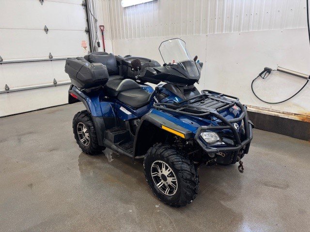 Can-Am Outlander 800  2012 à L'Étang-du-Nord, Québec - 1 - w1024h768px