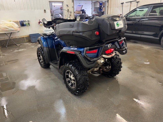 Can-Am Outlander 800  2012 à L'Étang-du-Nord, Québec - 5 - w1024h768px