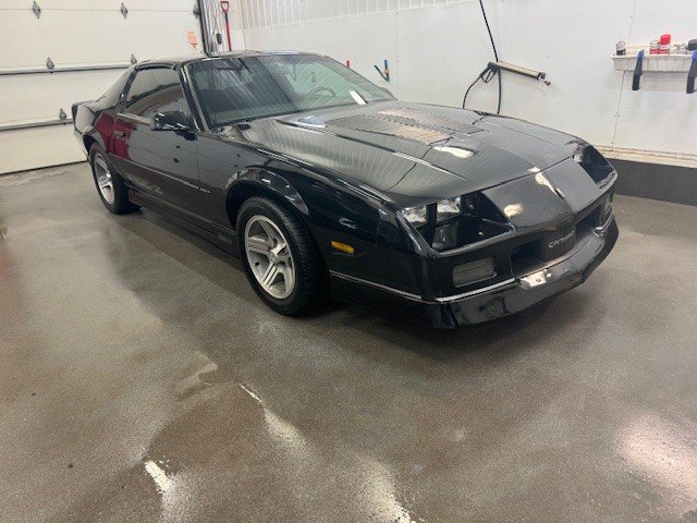 Chevrolet CAMARO IROQ Z CAMARO 1988 à L'Étang-du-Nord, Québec - 1 - w1024h768px