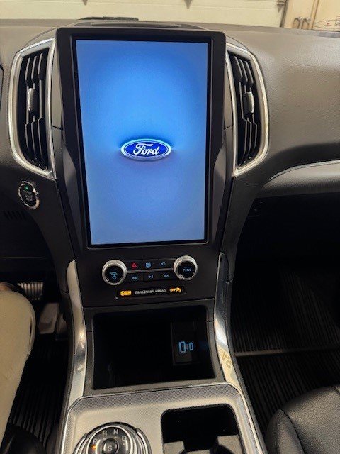 Ford Edge Titanium 2021 à L'Étang-du-Nord, Québec - 7 - w1024h768px