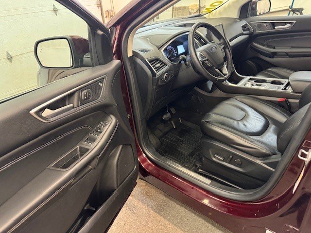 Ford Edge Titanium 2021 à L'Étang-du-Nord, Québec - 6 - w1024h768px