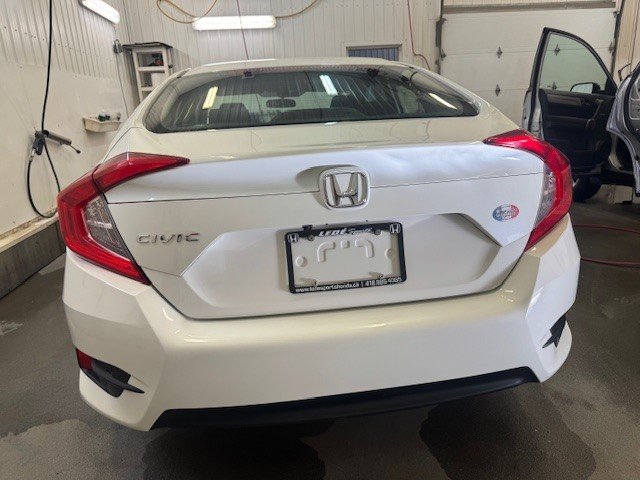 2018 Honda CIVIC EX EX in L'Étang-du-Nord, Quebec - 13 - w1024h768px