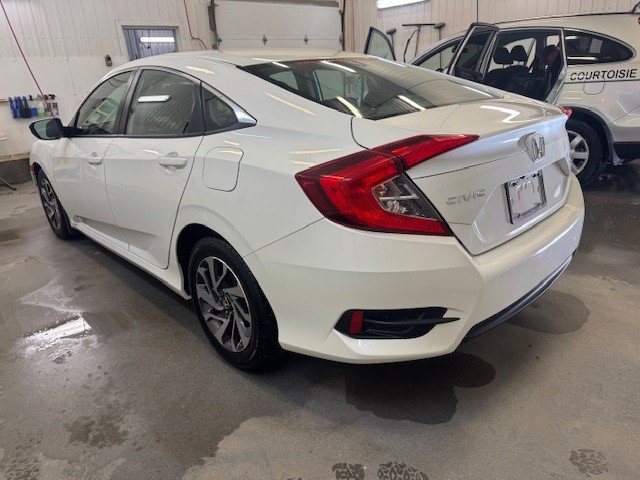 2018 Honda CIVIC EX EX in L'Étang-du-Nord, Quebec - 12 - w1024h768px