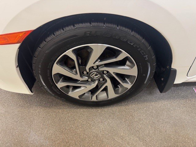 2018 Honda CIVIC EX EX in L'Étang-du-Nord, Quebec - 10 - w1024h768px