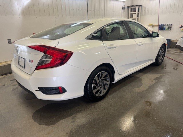 2018 Honda CIVIC EX EX in L'Étang-du-Nord, Quebec - 14 - w1024h768px