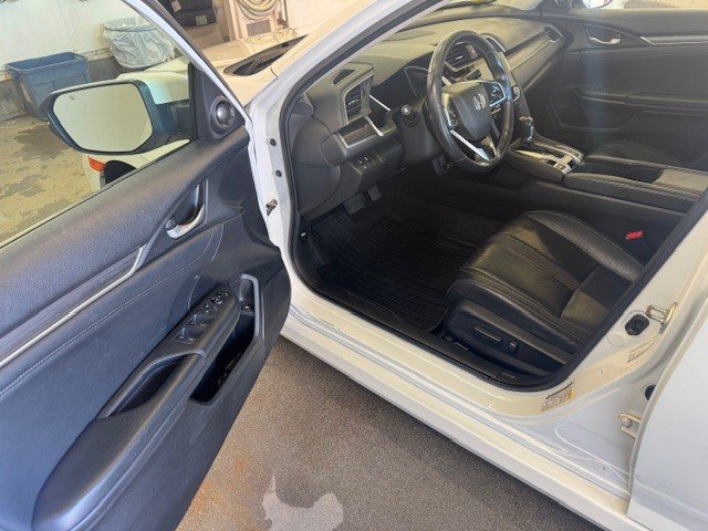 2020 Honda CIVIC SDN TOURING TOURING in L'Étang-du-Nord, Quebec - 8 - w1024h768px