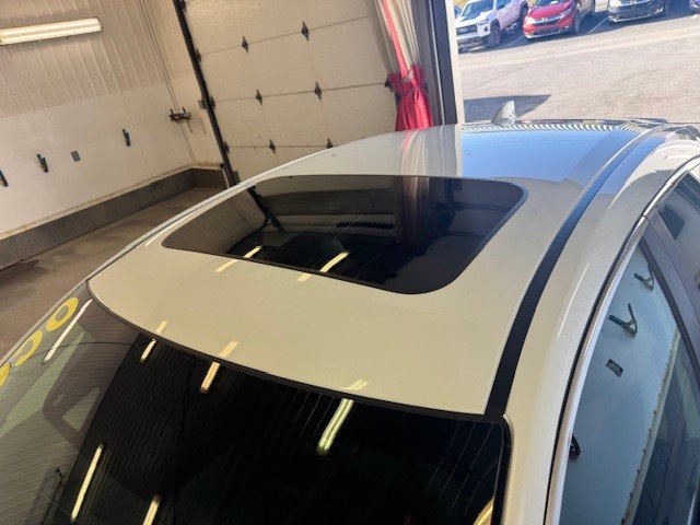 2020 Honda CIVIC SDN TOURING TOURING in L'Étang-du-Nord, Quebec - 6 - w1024h768px