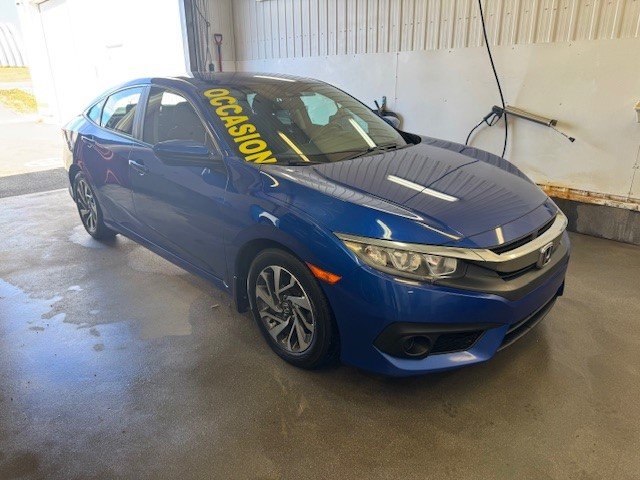 Honda Civic Sedan LX 2017 à L'Étang-du-Nord, Québec - 1 - w1024h768px