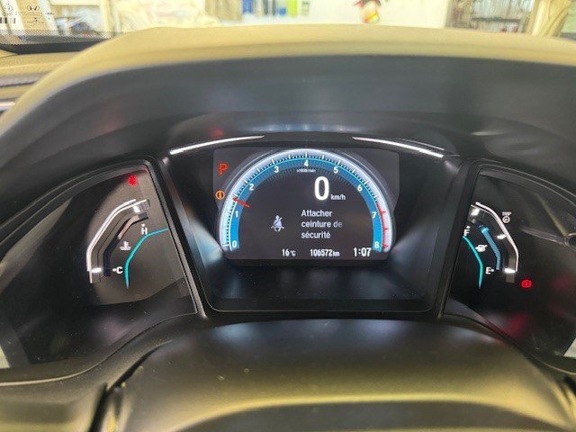 Honda Civic Sedan LX 2017 à L'Étang-du-Nord, Québec - 9 - w1024h768px