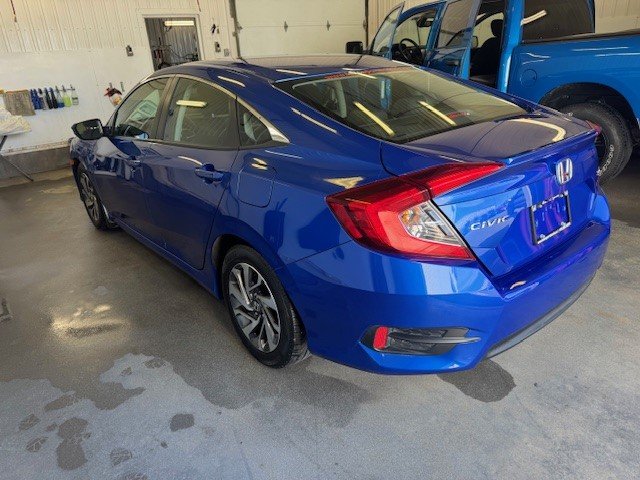 Honda Civic Sedan LX 2017 à L'Étang-du-Nord, Québec - 11 - w1024h768px