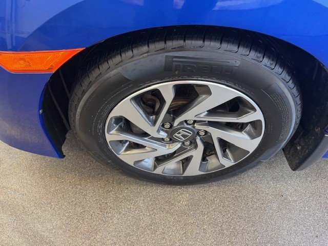 Honda Civic Sedan LX 2017 à L'Étang-du-Nord, Québec - 5 - w1024h768px