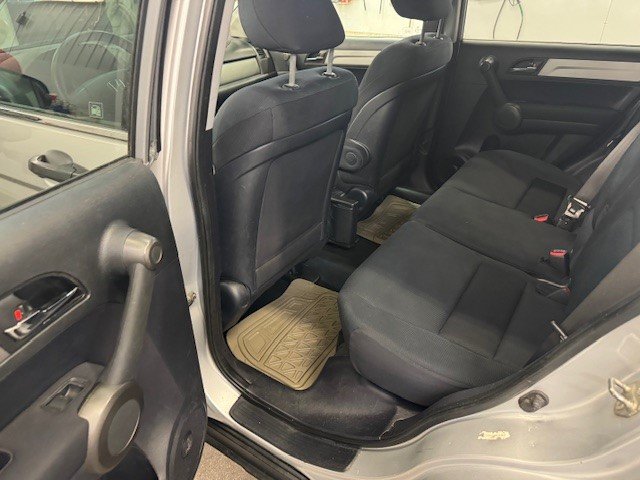 2011 Honda CR-V LX in L'Étang-du-Nord, Quebec - 8 - w1024h768px