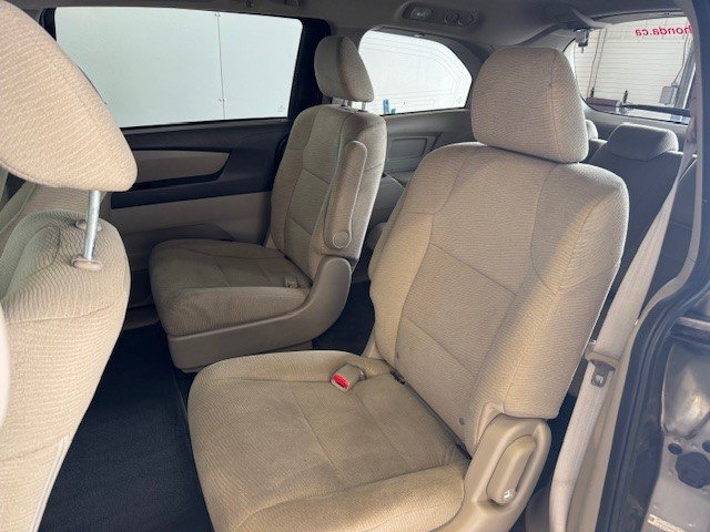 2013 Honda Odyssey LX in L'Étang-du-Nord, Quebec - 7 - w1024h768px