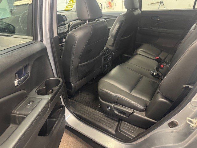 2020 Honda Pilot Touring 8-Passenger in L'Étang-du-Nord, Quebec - 10 - w1024h768px
