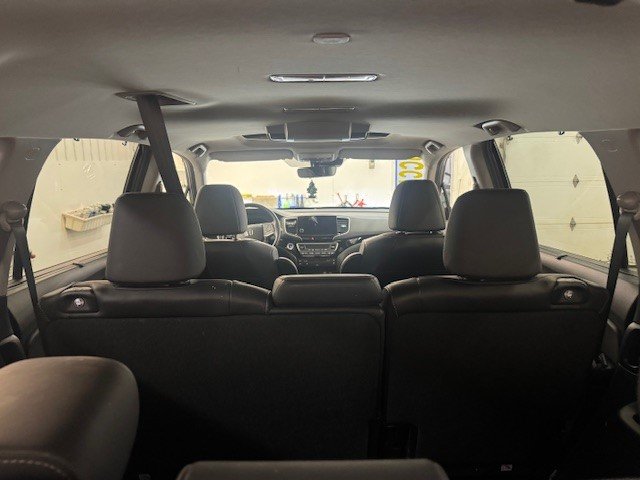 2020 Honda Pilot Touring 8-Passenger in L'Étang-du-Nord, Quebec - 13 - w1024h768px