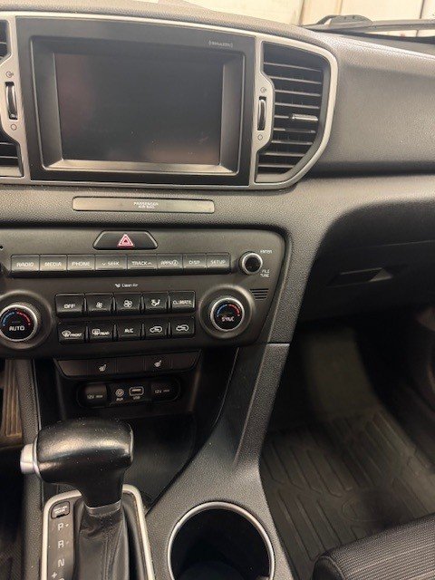 Kia Sportage  2017 à L'Étang-du-Nord, Québec - 7 - w1024h768px