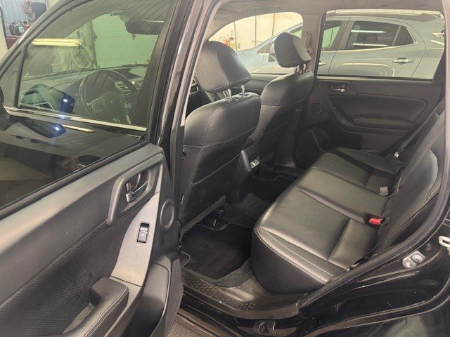 2017 Subaru Forester in L'Étang-du-Nord, Quebec - 9 - w1024h768px