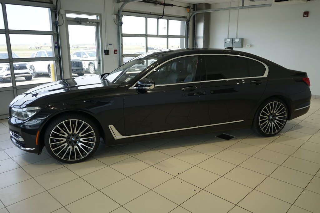 2016  7 Series 750Li xDrive in Leduc, Alberta - 2 - w1024h768px