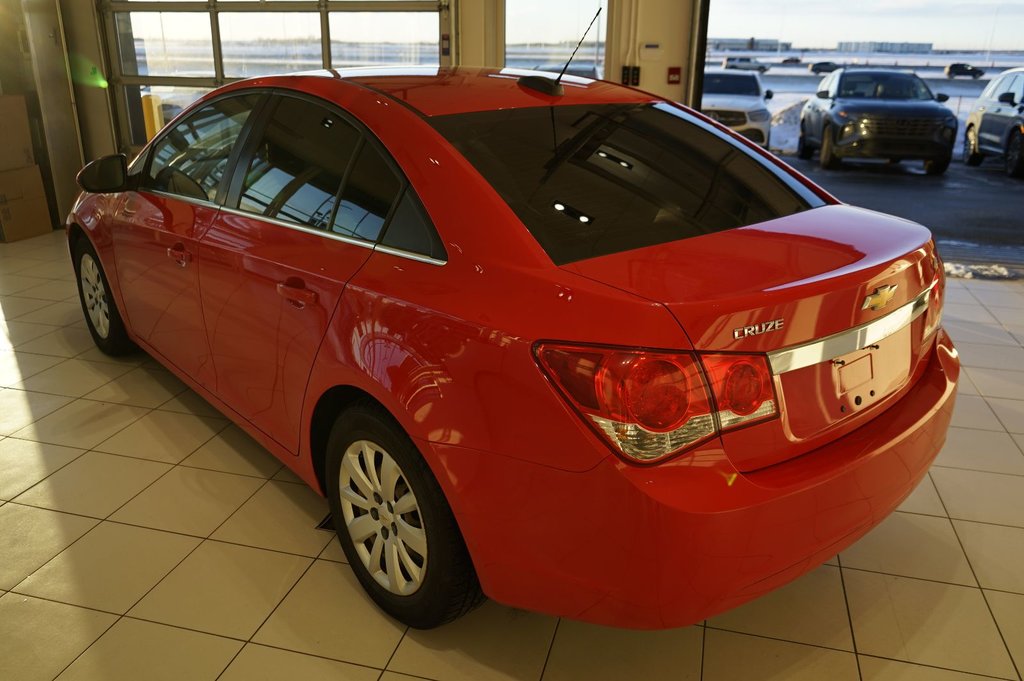 2015  Cruze 1LT in Leduc, Alberta - 3 - w1024h768px