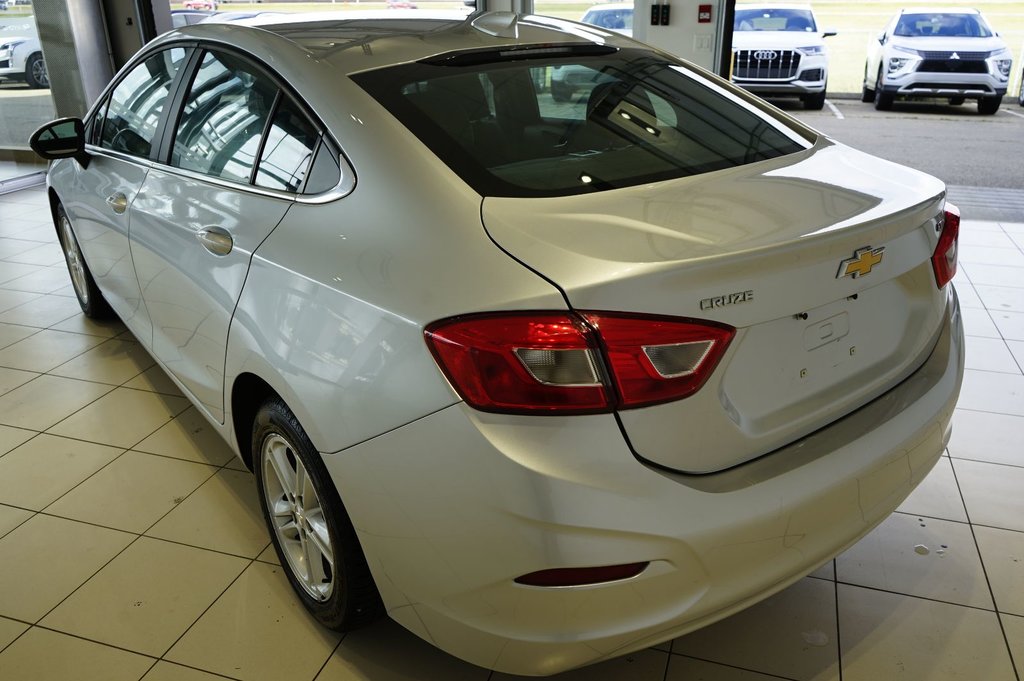 2018  Cruze LT in Leduc, Alberta - 3 - w1024h768px