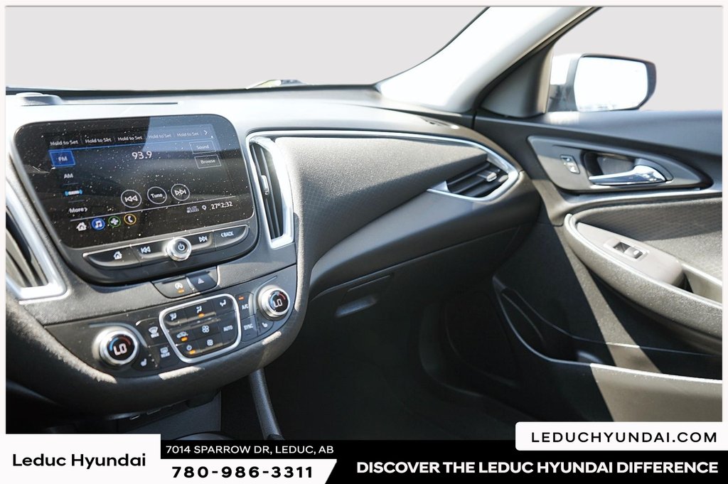 2020 Chevrolet Malibu LT in Leduc, Alberta - 14 - w1024h768px