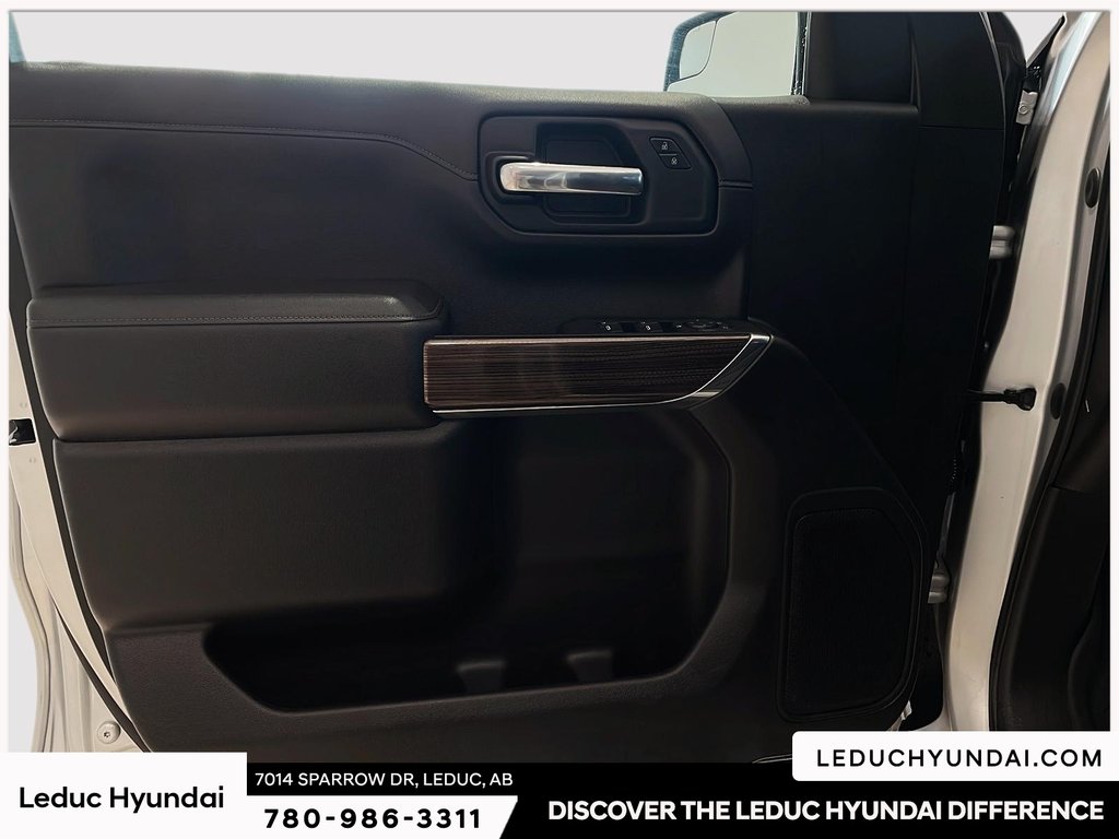 2021 Chevrolet Silverado 1500 LT in Leduc, Alberta - 10 - w1024h768px