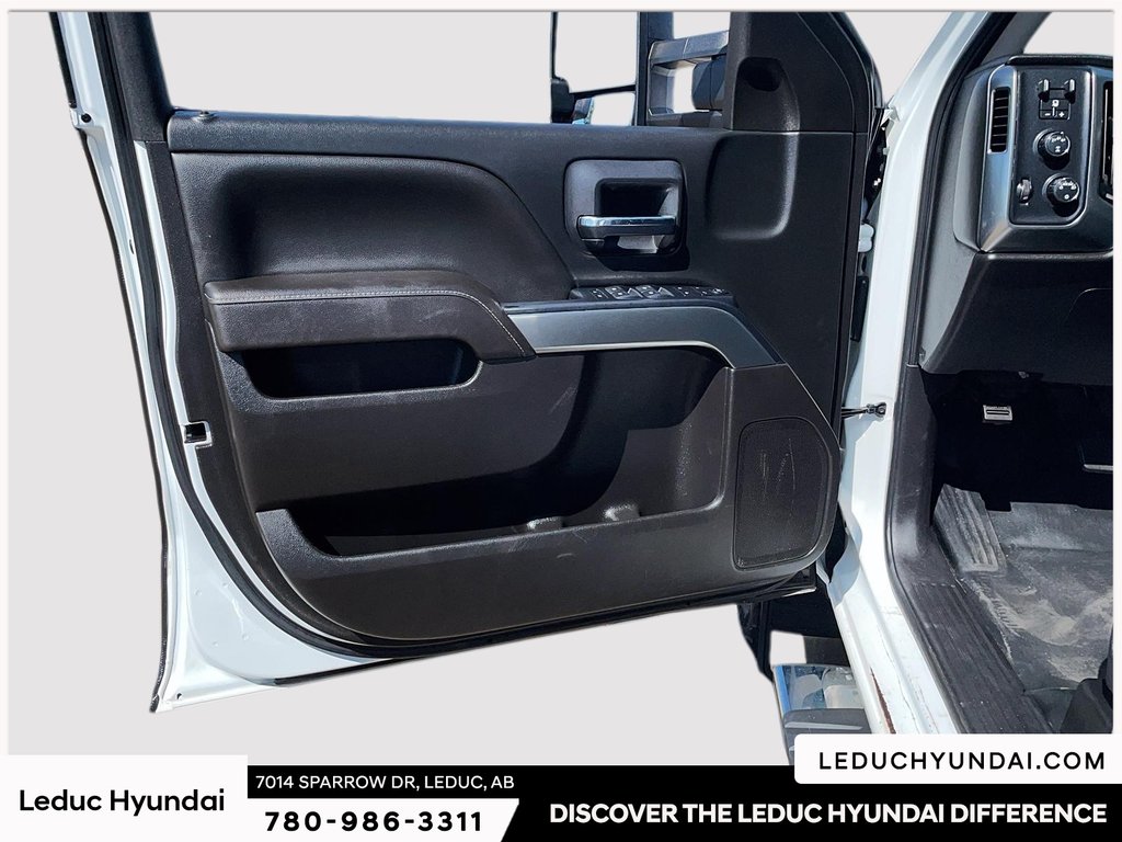 2017 Chevrolet Silverado 3500HD LT in Leduc, Alberta - 12 - w1024h768px