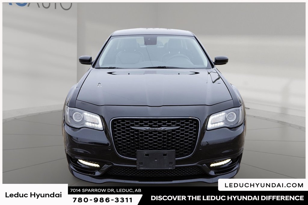 2022 Chrysler 300 Touring L in Leduc, Alberta - 2 - w1024h768px