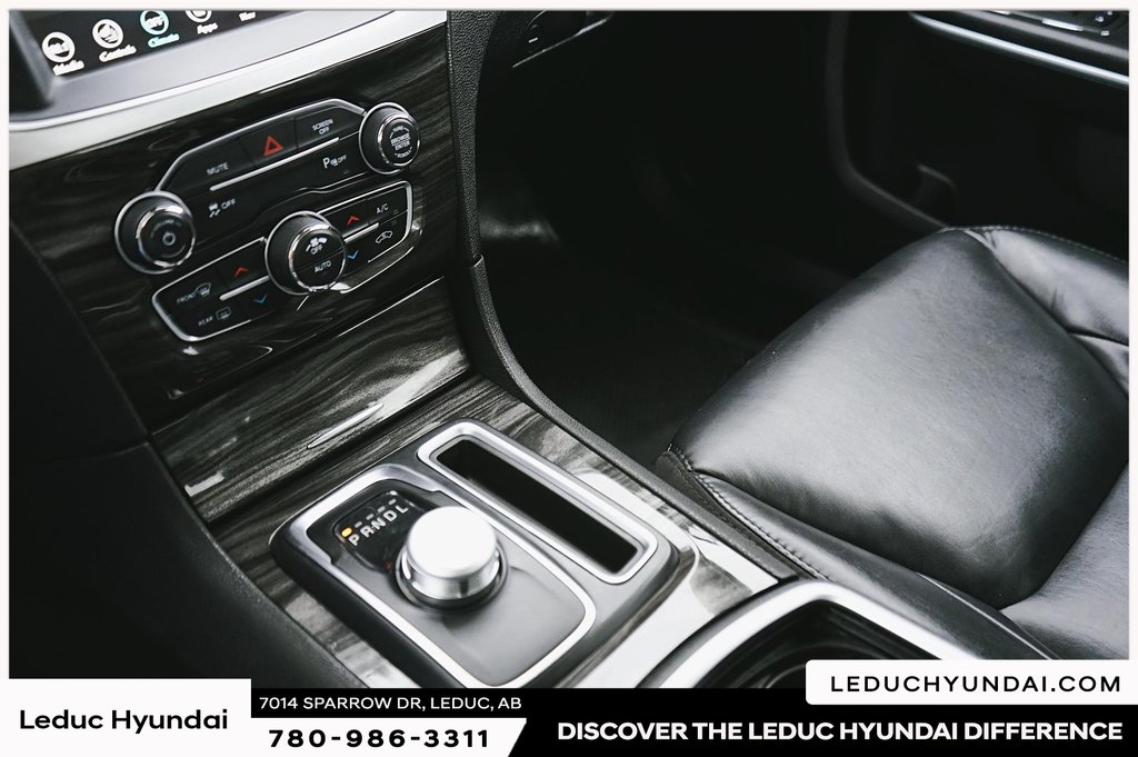 2022 Chrysler 300 Touring L in Leduc, Alberta - 14 - w1024h768px