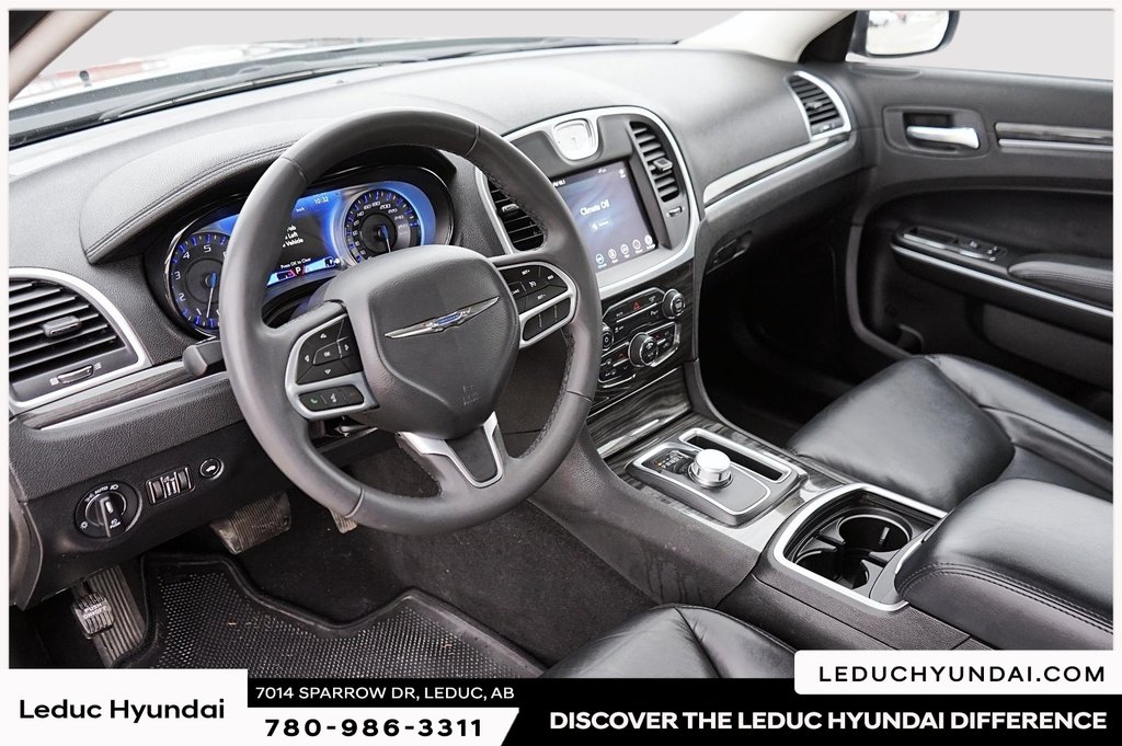 2022 Chrysler 300 Touring L in Leduc, Alberta - 11 - w1024h768px