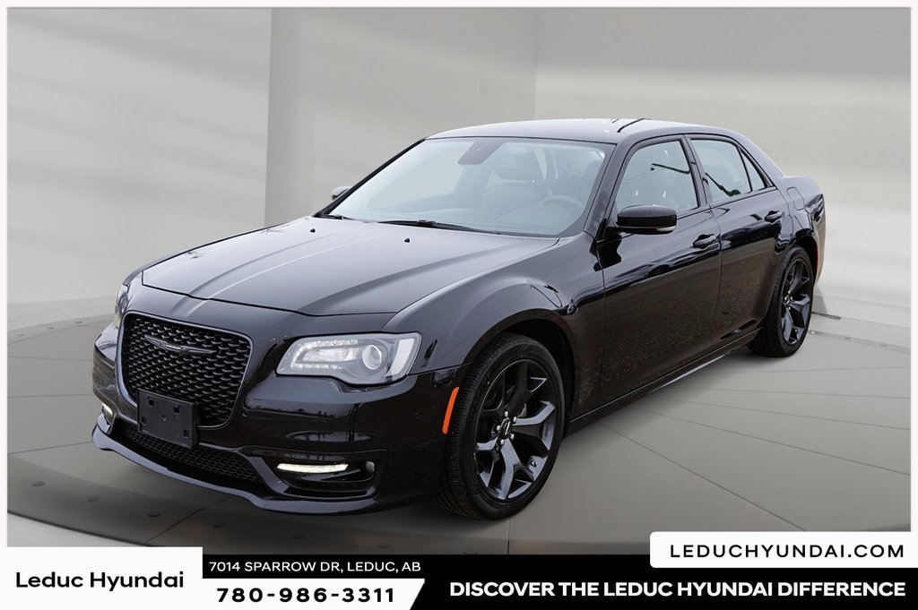 2022 Chrysler 300 Touring L in Leduc, Alberta - 1 - w1024h768px