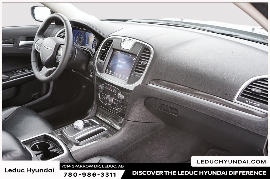 2022 Chrysler 300 Touring L in Leduc, Alberta - 9 - w1024h768px