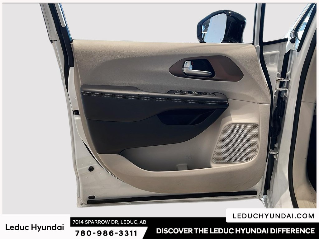 2024 Chrysler Grand Caravan SXT in Leduc, Alberta - 13 - w1024h768px