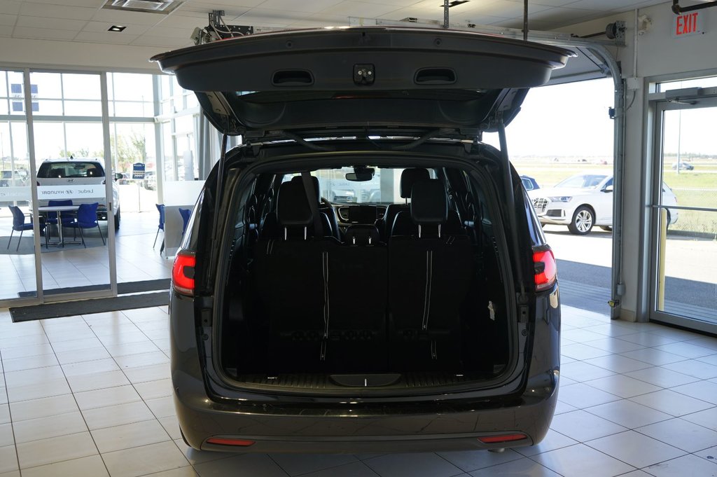 2022  Pacifica Touring L in Leduc, Alberta - 5 - w1024h768px