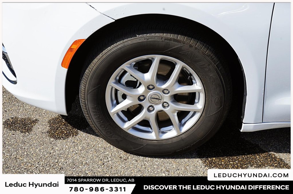 2024 Chrysler Pacifica Touring in Leduc, Alberta - 8 - w1024h768px