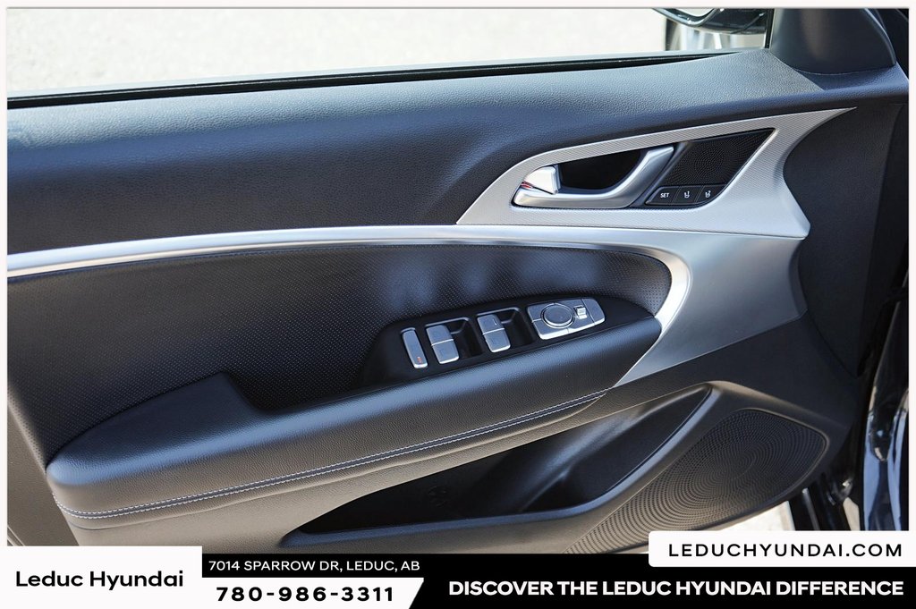 2025 GENESIS G70 2.5T in Leduc, Alberta - 11 - w1024h768px