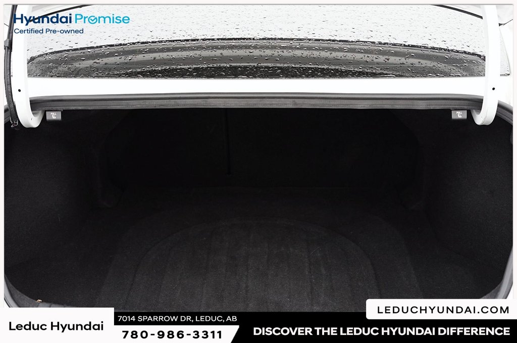 2023 Hyundai Elantra Hybrid Luxury in Leduc, Alberta - 8 - w1024h768px