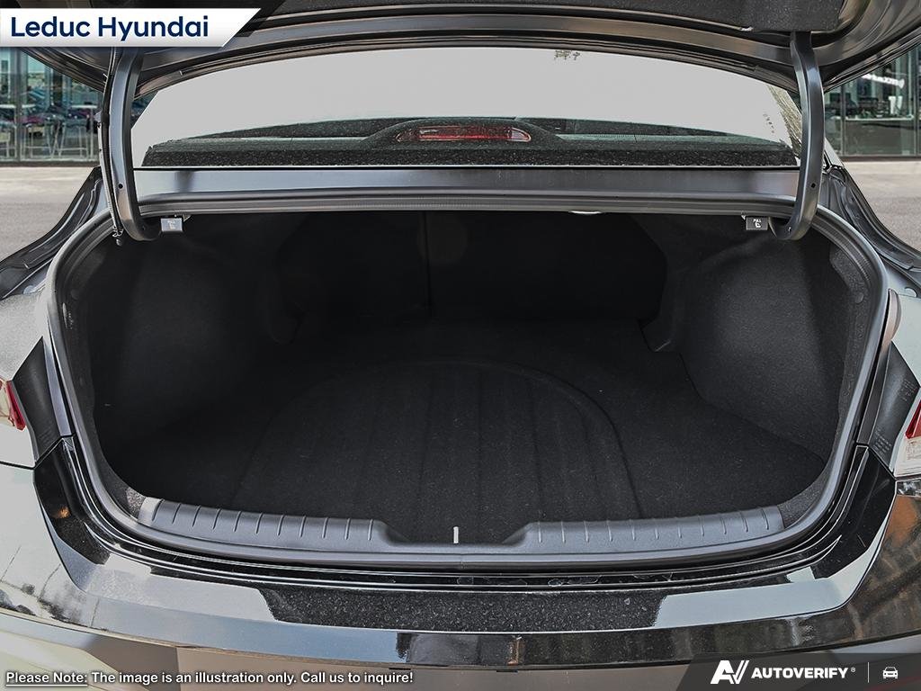 2026 Hyundai Elantra Hybrid Luxury Two-Tone Interior in Leduc, Alberta - 6 - w1024h768px