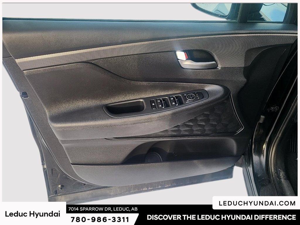 2020 Hyundai Santa Fe Essential in Leduc, Alberta - 10 - w1024h768px